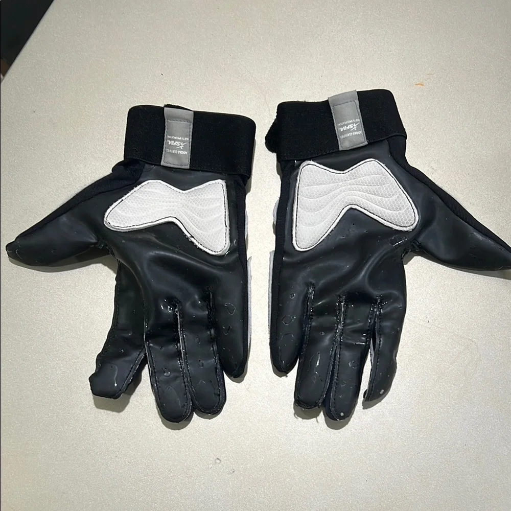 Adidas Black and White Sports Gloves